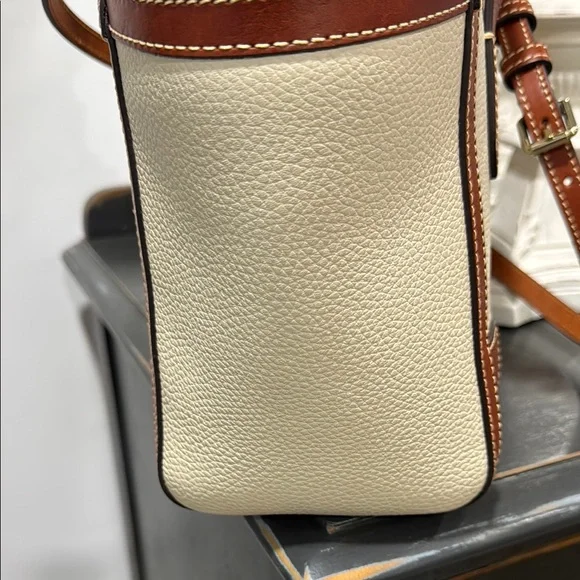 Dooney & Bourke Cream and Tan Satchel with Structured Design AWL - Picture 4 of 12